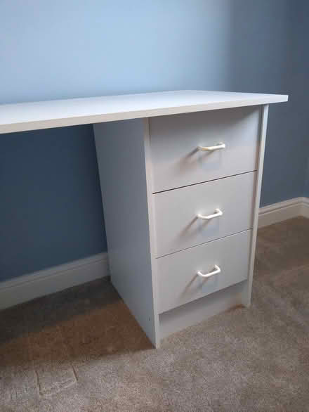 Photo of free Office desk (Abingdon-on-Thames OX14) #1
