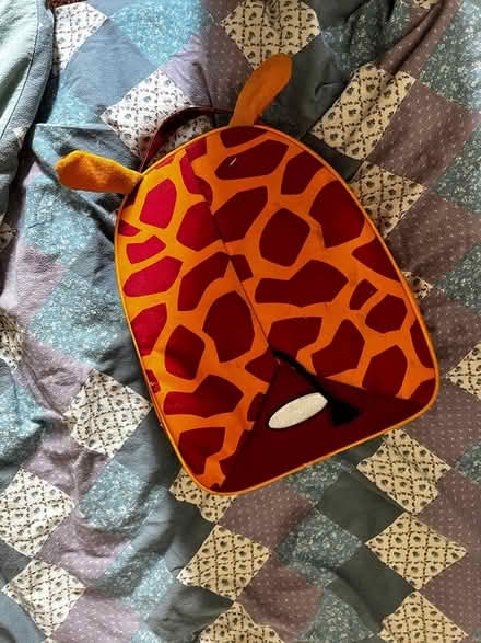 Photo of free Child's giraffe suitcase (Cholsey (Cholsey (OX10)) #1