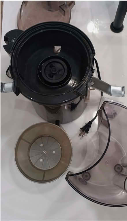 Photo of free Hamilton Beach Juice Extractor (Bed-stuy) #3