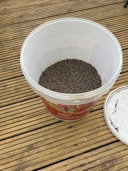 Photo of free Chicken manure pellets (Harpenden AL5) #2