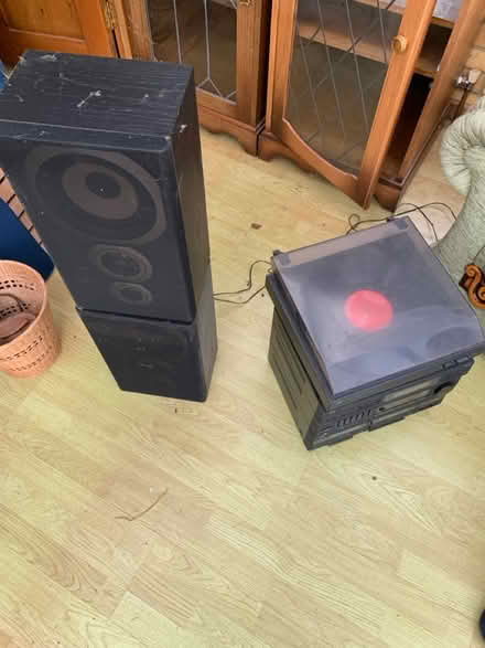 Photo of free Working record / radio / stereo (AL2 / SG6) #2