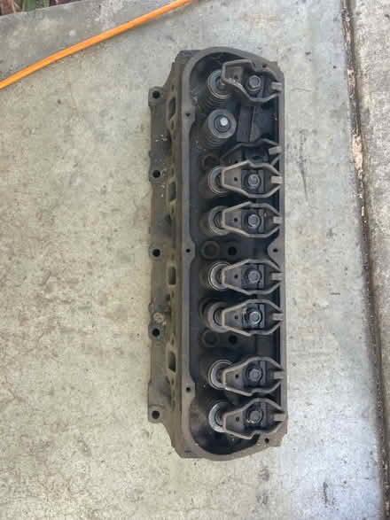Photo of free cylinder head (El Camino/shoreline/Miramonte) #1