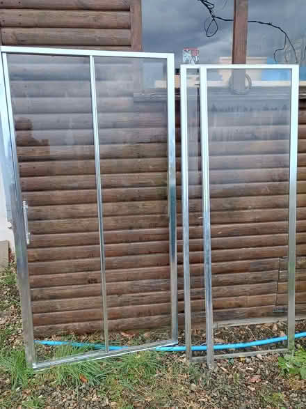 Photo of free shower unit doors (Owlbury SY9) #1