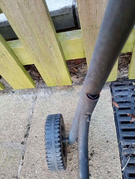 Photo of free Charcoal Grill (Bonnington EH6) #3