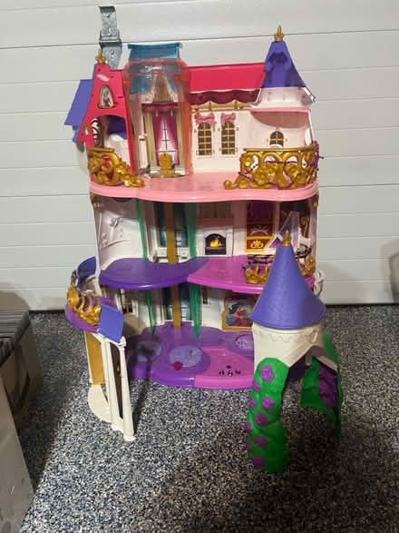 Photo of free Disney castle (Herndon) #1