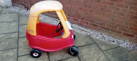 Photo of free Little Tykes car (Woosehill RG41) #1