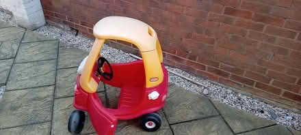 Photo of free Little Tykes car (Woosehill RG41) #2