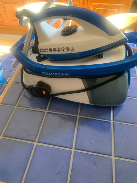 Photo of free Russell Hobbs steam power iron (N2 0DT) #3