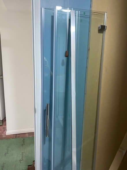 Photo of free 100cm shower screen NEW (Bernards Heath AL1) #1