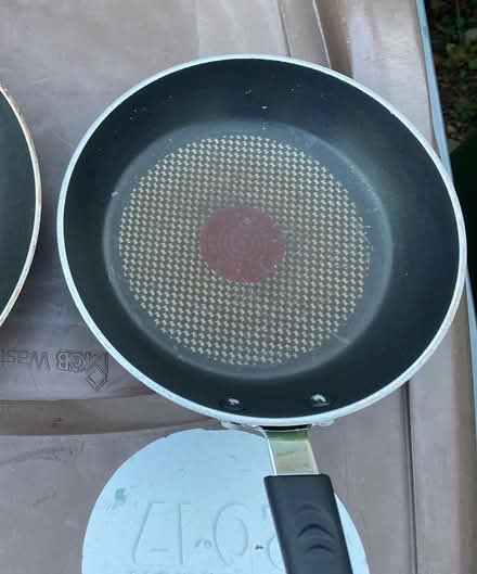 Photo of free Medium frying pan (Purley CR8) #1