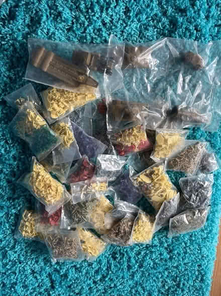Photo of free Various Airfix toy soldiers (Hook KT9) #1