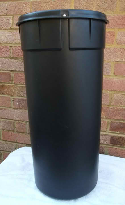 Photo of free Large flip top pedal bin Good Cond’ (ME16 - Allington) #4