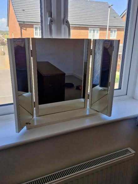 Photo of free Dressing Table Mirror (Seaford BN25) #1