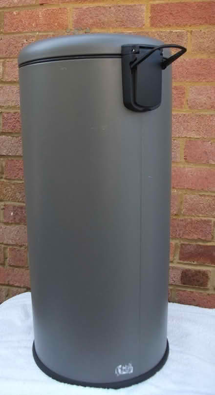 Photo of free Large flip top pedal bin Good Cond’ (ME16 - Allington) #3