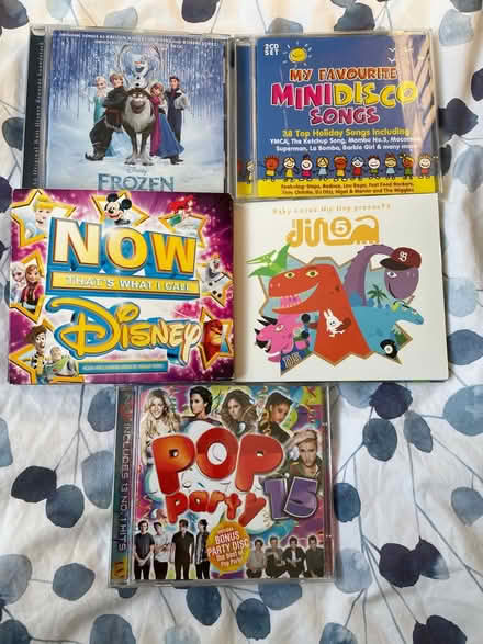 Photo of free Kids CD’s (Hatch Warren RG22) #1