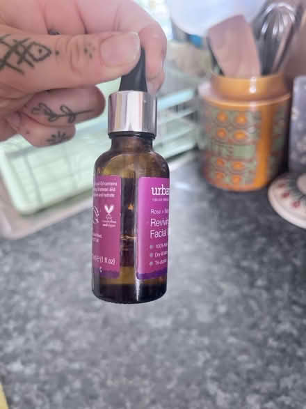 Photo of free Face oil (Hove) #3