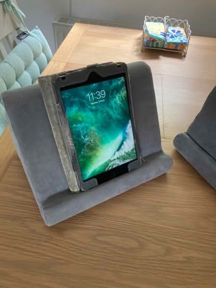 Photo of free iPad support (Deer Park OX28) #2