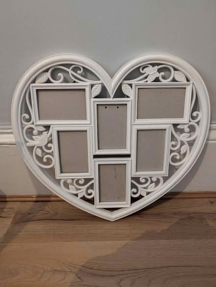 Photo of free 6 photo picture frame (G31 Glasgow) #1