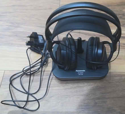 Photo of free RF wireless stereo headphone system (Chessington KT9) #2