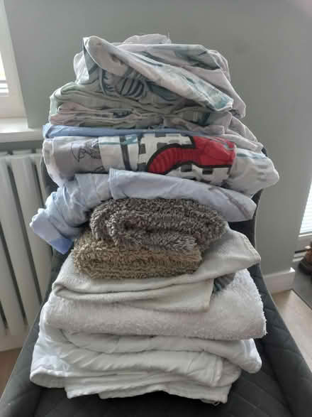 Photo of free Selection of linen & bedding (SK3) #1