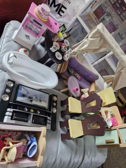 Photo of free Barbie house lot (SK14) #4