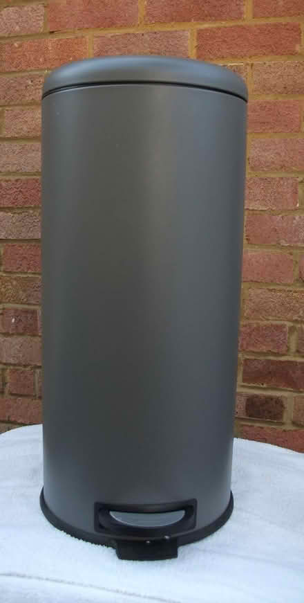 Photo of free Large flip top pedal bin Good Cond’ (ME16 - Allington) #1