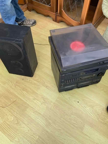 Photo of free Working record / radio / stereo (AL2 / SG6) #4