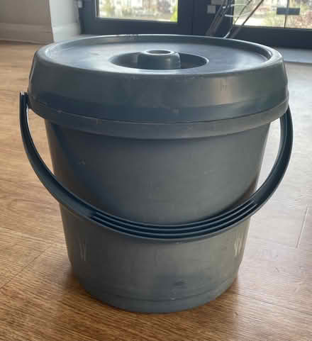 Photo of free Bucket with lid 🪣 (W3) #1