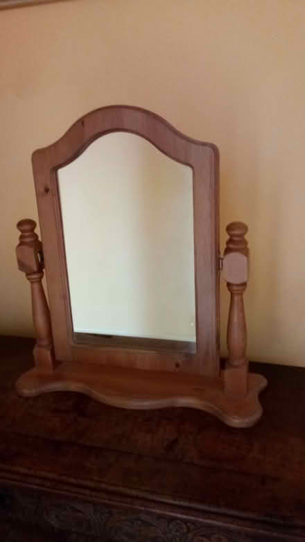 Photo of free Mirror. (Llanyblodwel SY10) #1