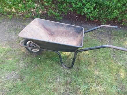 Photo of free wheelbarrow (RG6 near Palmer Park) #1