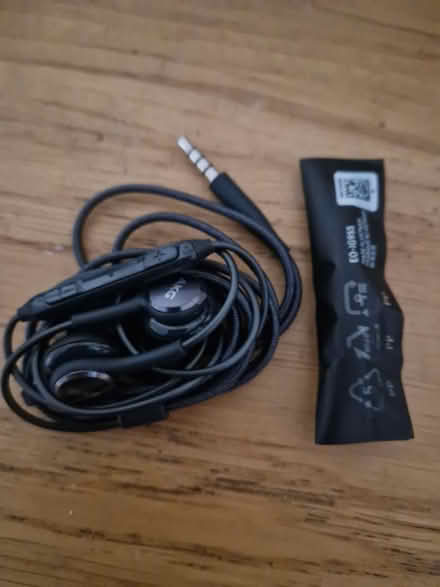 Photo of free Wired earbuds (N15 Seven Sisters) #1