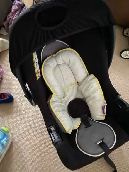 Photo of free Baby car seat (GU9) #2