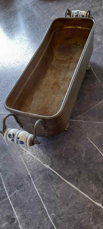 Photo of free Vintage plant pot holder (New Milton BH25) #1