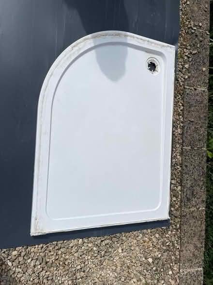Photo of free Shower tray and screen (Wingfield) #1