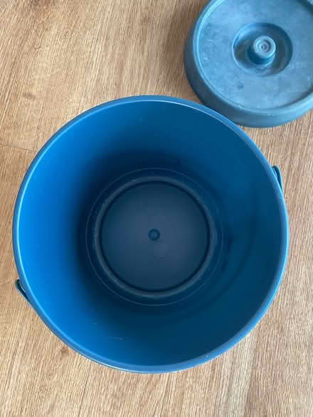 Photo of free Bucket with lid 🪣 (W3) #4