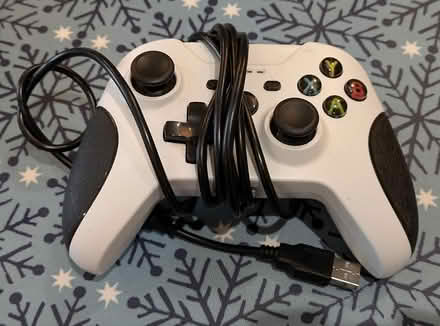 Photo of free USB connection gaming control (Welwyn Garden City AL8) #1