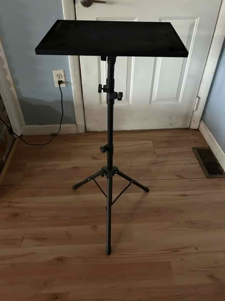 Photo of free Projector Stand (Severn) #1