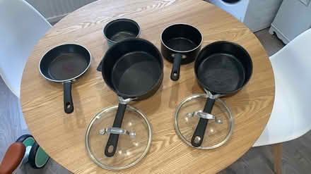 Photo of free Pots/pans (Purley CR8) #1