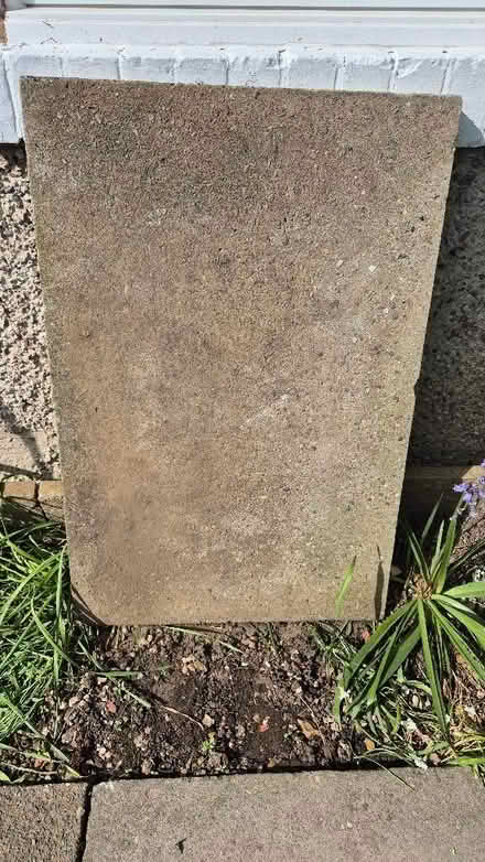 Photo of free Concrete slab 60x91x5cm (Norcot RG30) #1