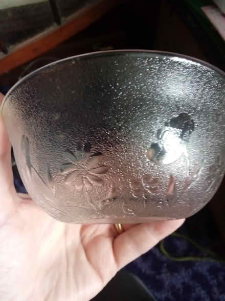 Photo of free 6 bowls with frosted design (Tonbridge) #1