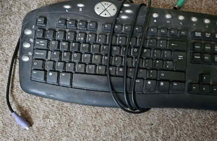 Photo of free OLD ps2 connection keyboard and mouse (Clevedon BS21) #4
