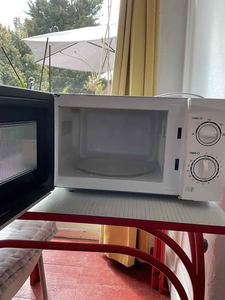 Photo of free Microwave (Willesden Green) #2