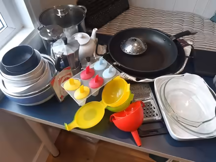 Photo of free Lots of kitchen stuff (Catford / Hither Green SE6) #3