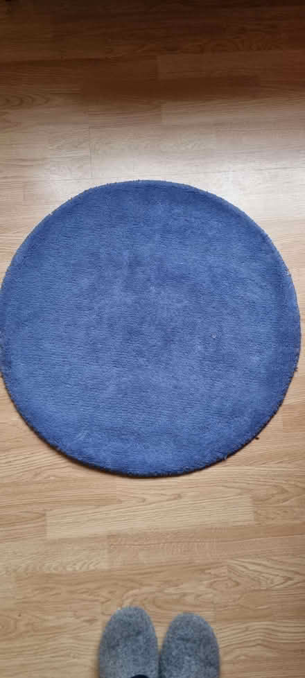 Photo of free Circular rug 68cm diameter (Wilmslow SK9) #1