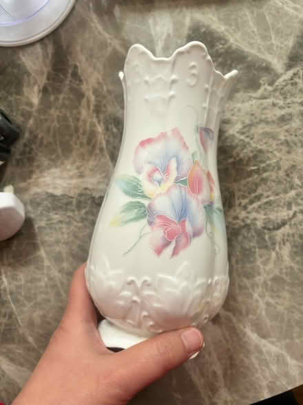 Photo of free Vase (KT9 Chessington) #1