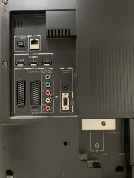 Photo of free Toshiba 32” LCD TV (Ware SG12) #3