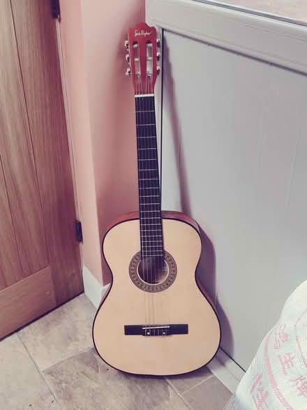 Photo of free Guitar (LS16 Adel) #1