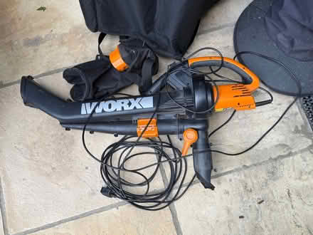Photo of free Worx leaf blower and vacuum (Highbury Barn N5) #1