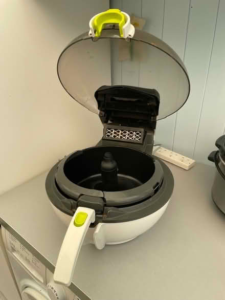 Photo of free Air Fryer (Horton Heath SO50) #2