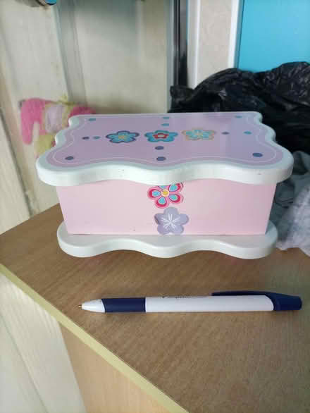 Photo of free Children's 'Jewellery' and box (Rhayader LD6) #3